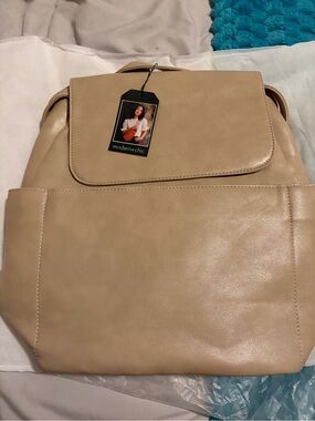 modern+chic boutique NEW Brielle backpack